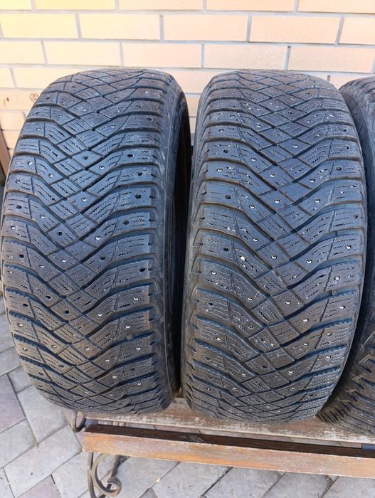 Шины зимние 225/55/R18 комплект б/у