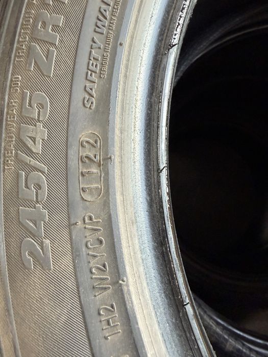 Продам шины 245/45R18 Kumho летние