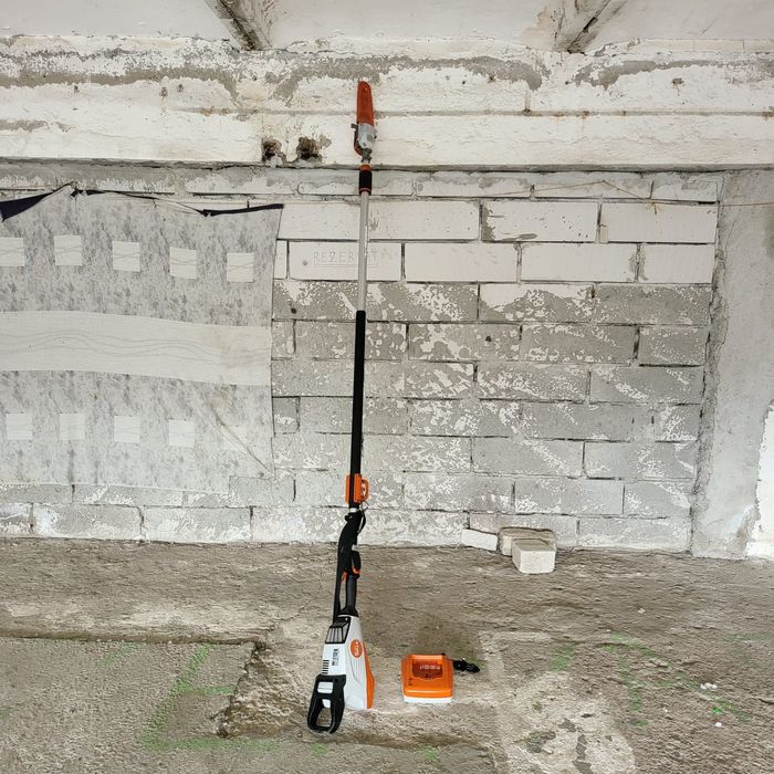 Emondor de înălțime cu acumulator Stihl HTA 135
