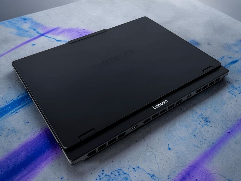 НОВ! Lenovo Legion 5 15.1" WQXGA 165Hz Ultra 7 16RAM 1TB RTX 5070 8GB Гаранция!