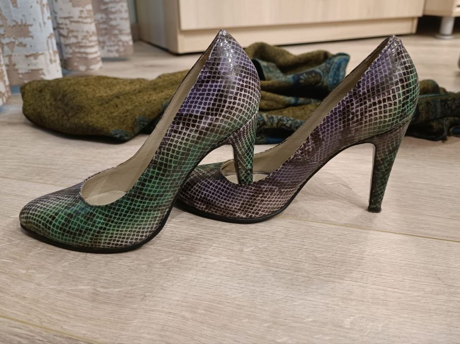 Pantofi din piele lacuita marimea 37