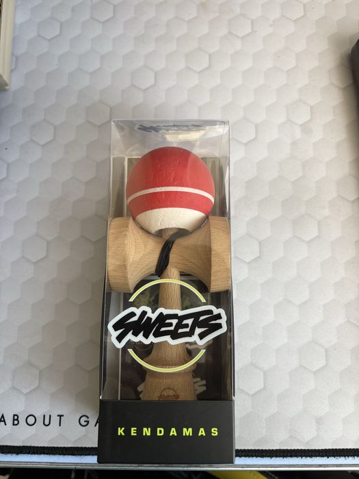 Vand sweets broken shape tracker rosu