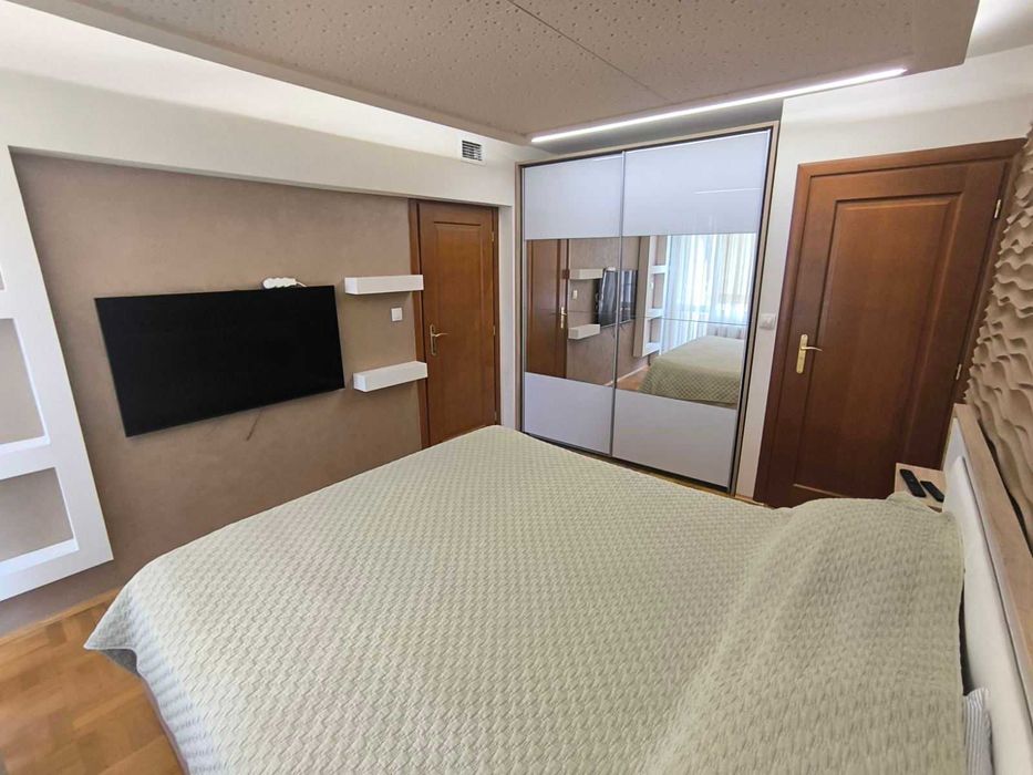 Дава се под наем Тристаен апартамент в Бургас, Лазур - 90 кв.м за 816 € - Снимка #12