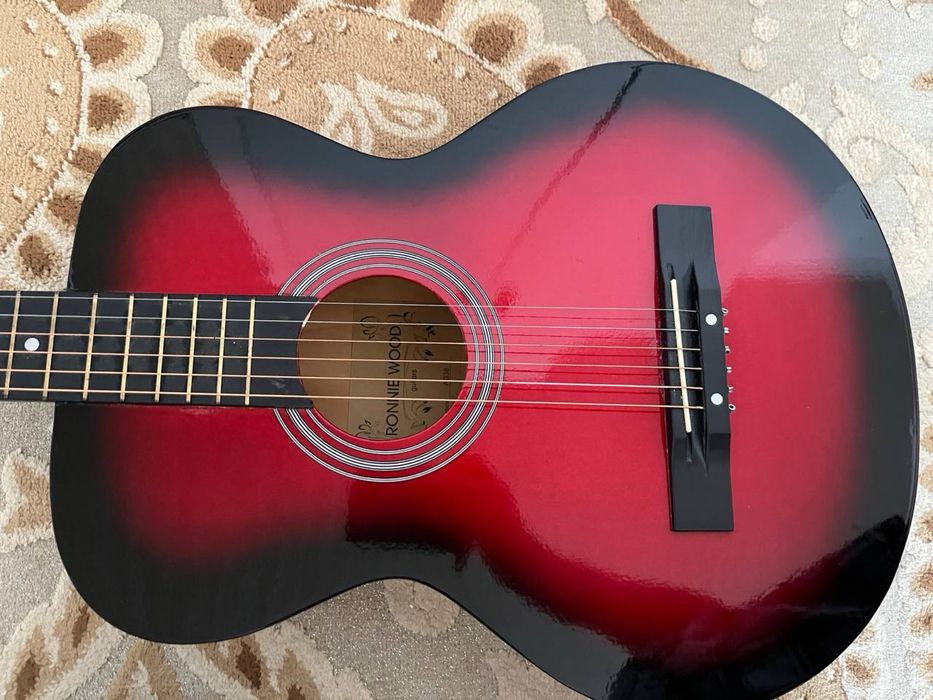 Акустическая гитара Ronnie Wood — отличное состояние