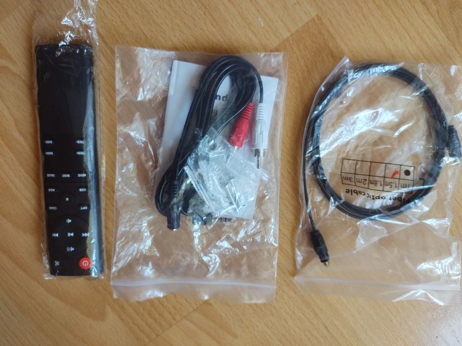 Soundbar 15W x 4 Bluetooth complet aproape nou