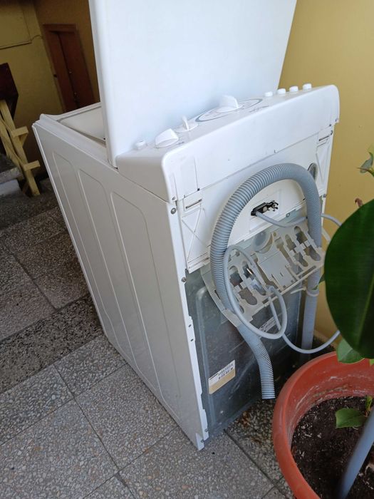 Пералня Whirlpool AWT 5088/4 с горно зареждане – За части / за ремонт