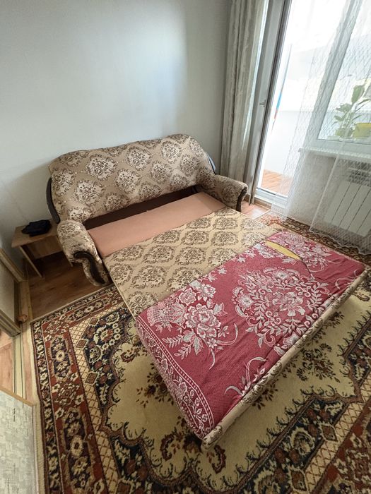 Продам Диван Б/У.
