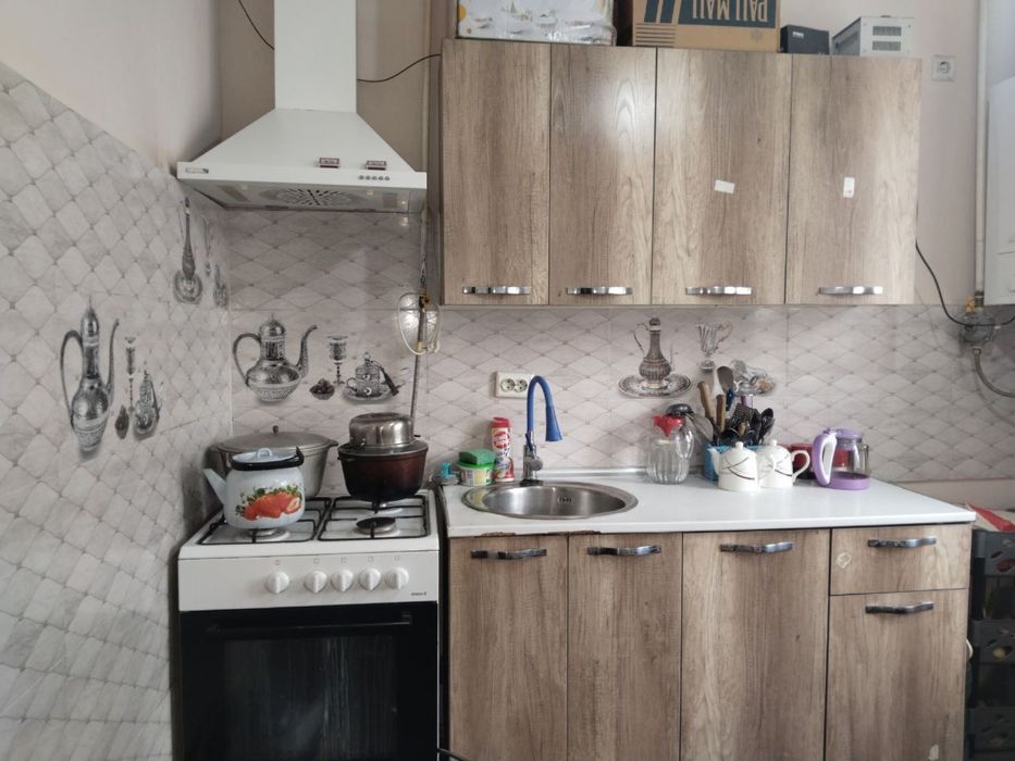 Продаётся квартира! Янгихаят 8 худуд.2х комнатная.2-этаж.7 этажный дом