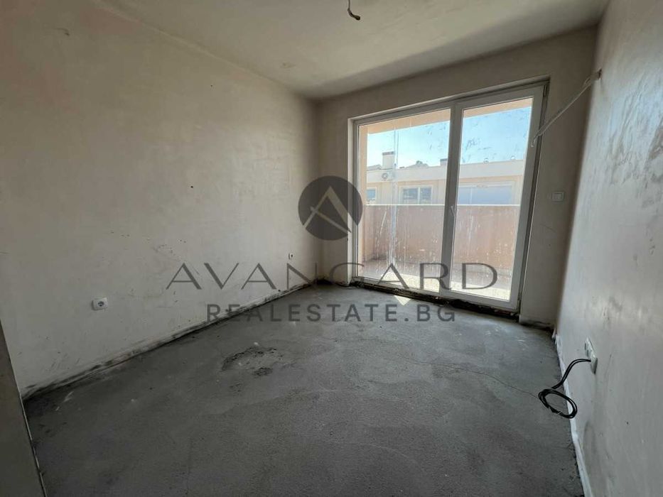 Продава се Тристаен апартамент в Пловдив, Остромила - 125 кв.м за 939 €/кв.м - Снимка #2