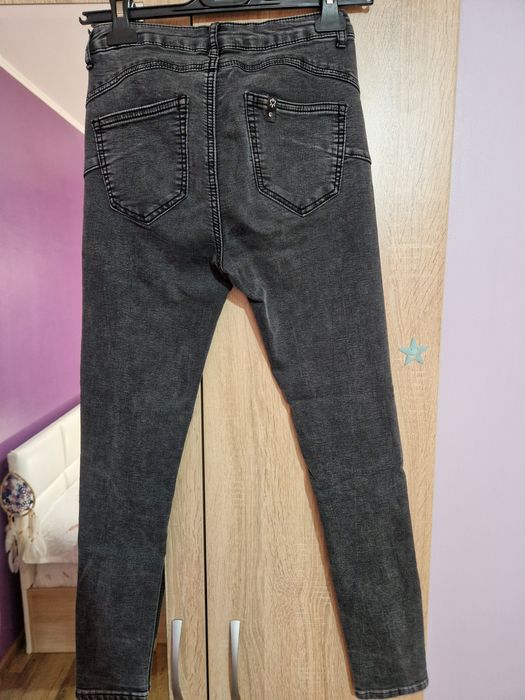 Дамски дънки размер М