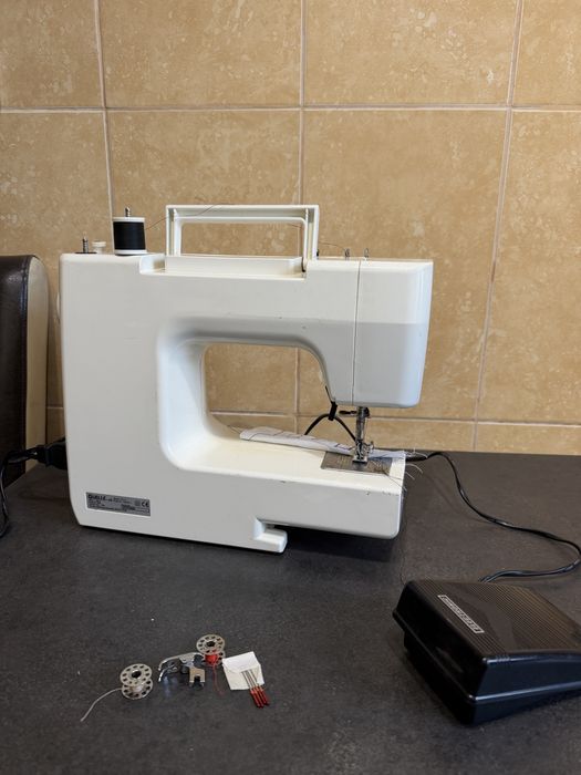 Masina de cusut Privileg coase materiale groase