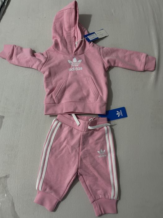 Чисто нов детски комплект на Адидас