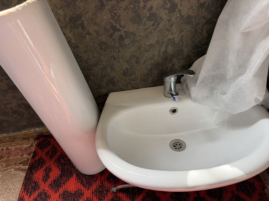 Раковина со стойкой