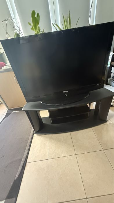 Vand Masa cu televizor