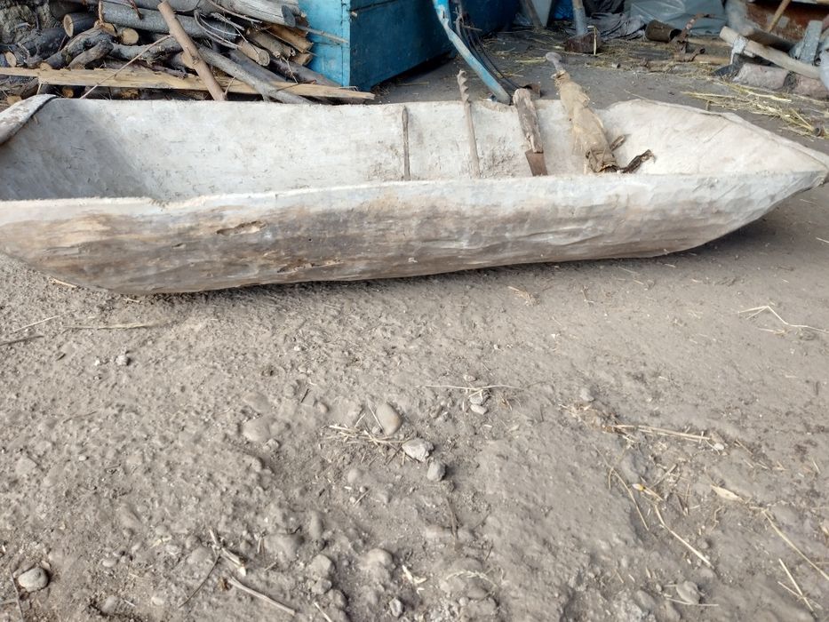 Старо дървено корито