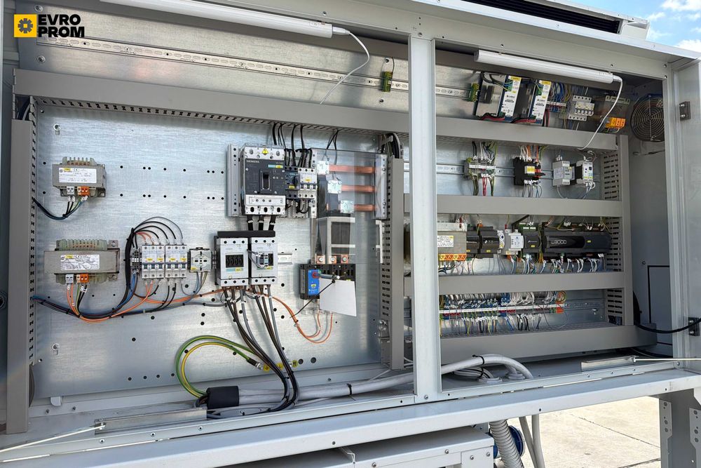 Chiller răcit cu aer CLIMAVENETA FX G04 A 0751 – 112 kW | chiller 100 kw pret | Nou | Bitzer screw | R1234ze
