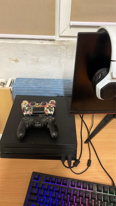Setup Gaming complet PS4 Pro+Monitor AOC curbat 120hz+ alte periferice