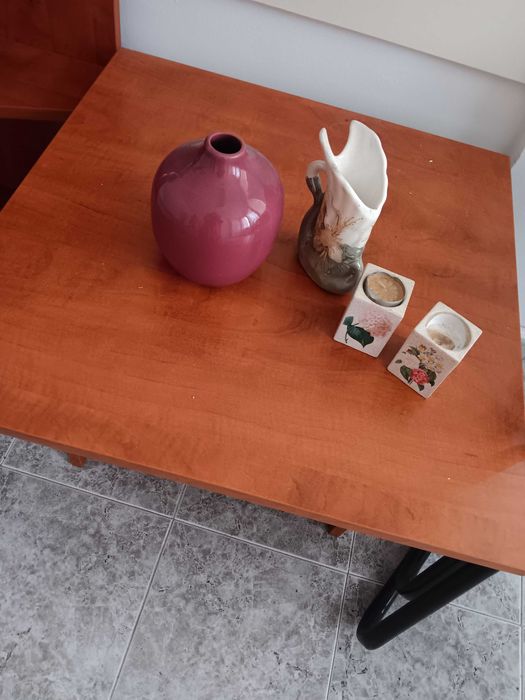 Изгодно!Масичк + Етажерка и подаръци