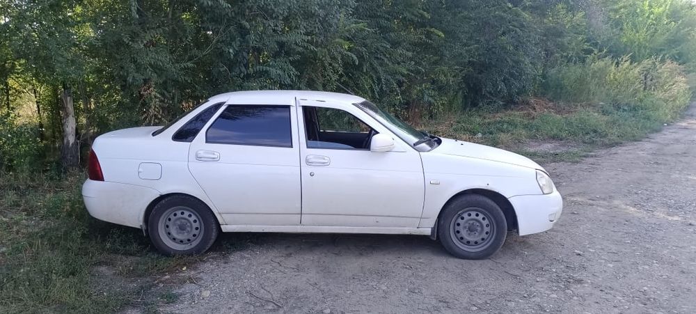 Приора седан 2012 года