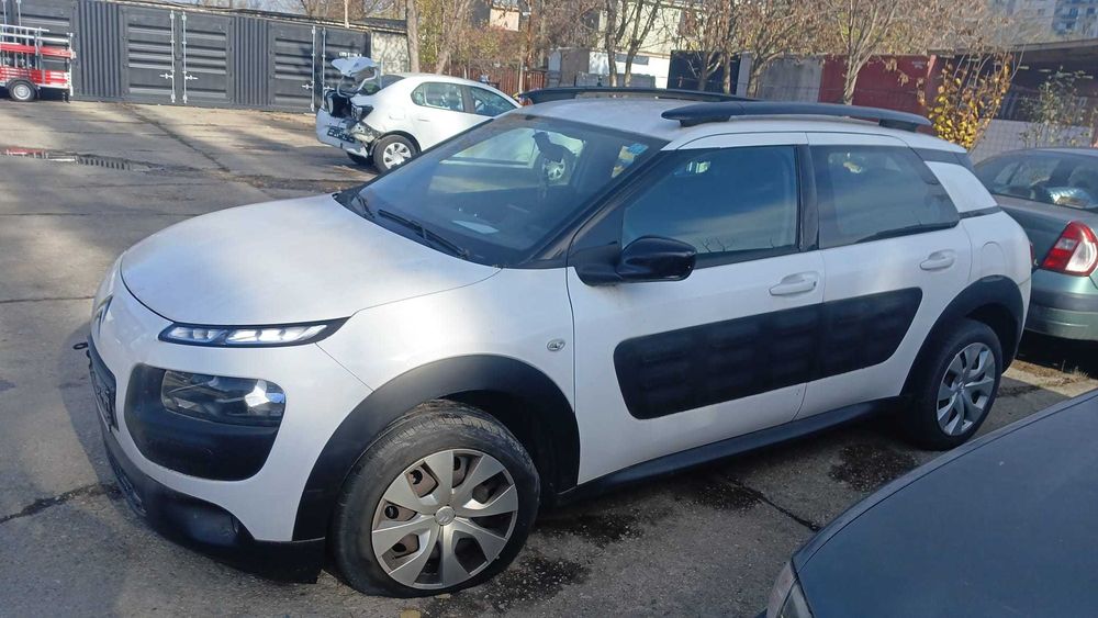 Dezmembrez Citroen C4 Cactus 1.2 Benzina Din 2016 - HM01