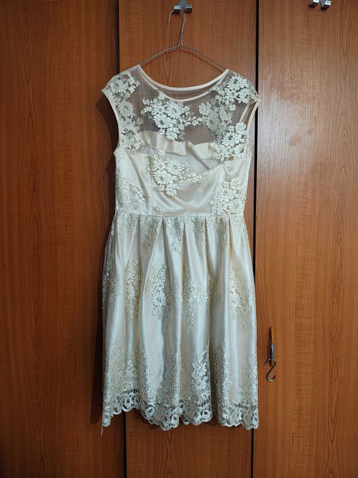 Rochie rochita  nr 42 dantela  M