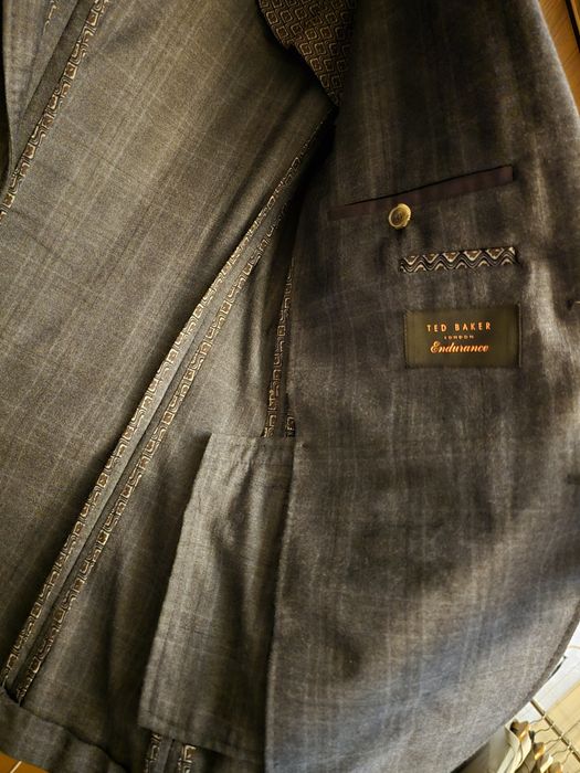 Sacou deosebit TED BAKER 100% lana, calitate exceptionala