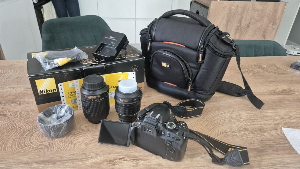 Nikon D5100 в кит с AF-S 18-55 и AF-S 55-200