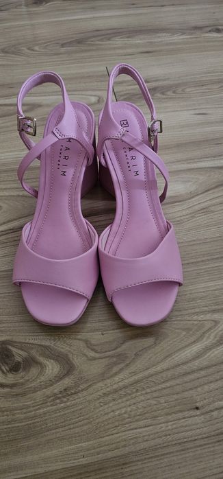 Продавам нови обувки