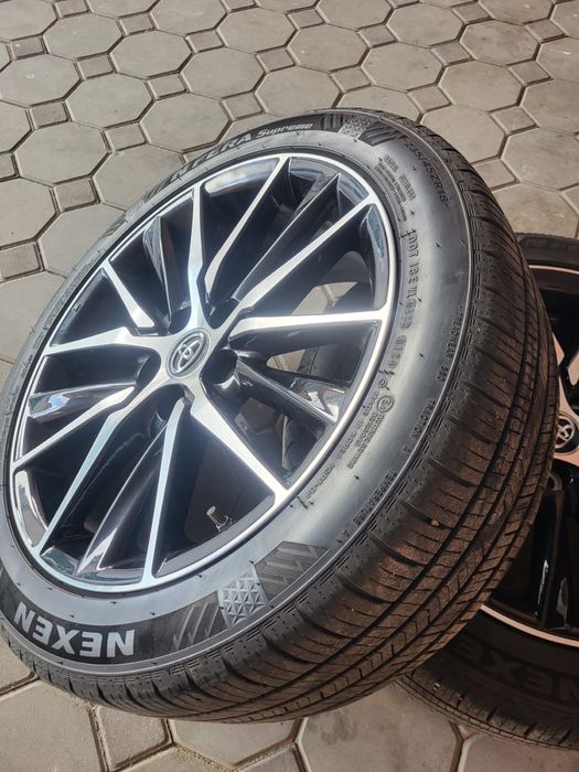 Диски R18 с резиной на камри 70/75