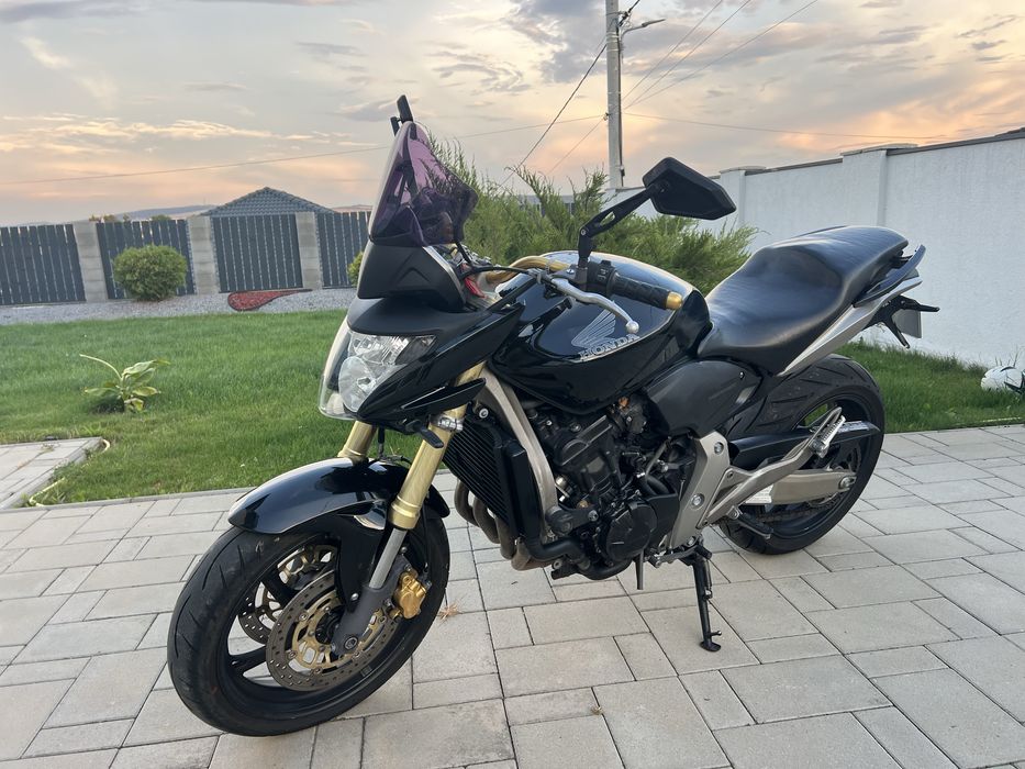 Vand sau schimb Honda hornet pc41 2008