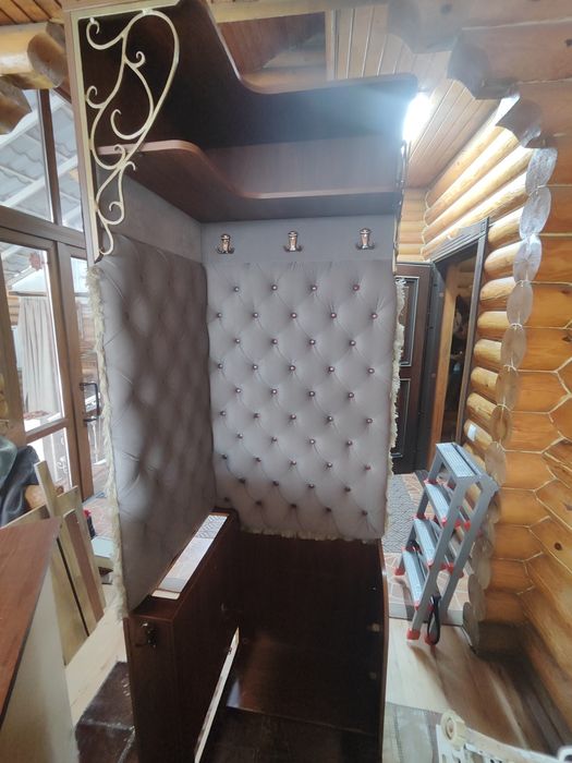 Угловой шкаф в прихожую