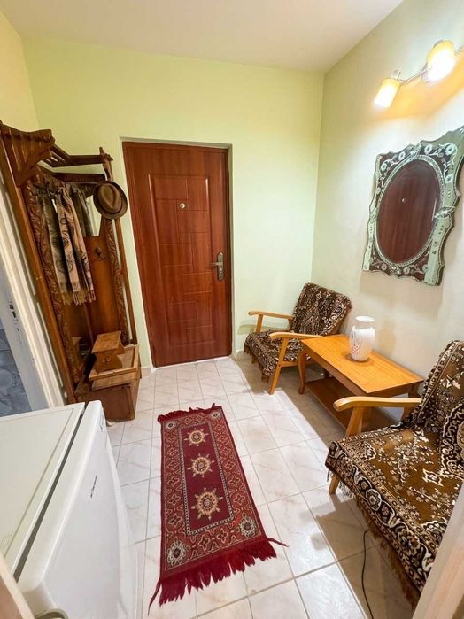 Apartament cu 2 camere, situat în zona ultracentrală a orașului Piatra-Neamț. Imobilul este dotat cu multiple îmbunătățiri. Str Mihai Eminescu
