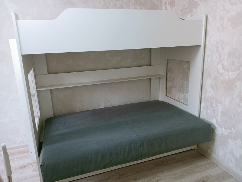 Кровать. Диван. 3 спальных мест