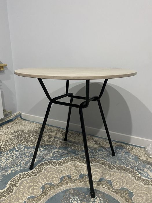 Кухный стол. Ас үйге арналған стол