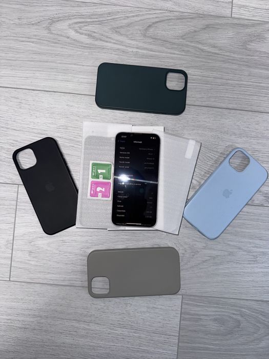 iPhone 13 128GB Impecabil | Nedeschis | 4 huse + 2 folii sticlă