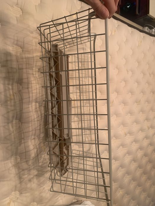 Cos metalic Ikea cu șină culisanta , ca nou