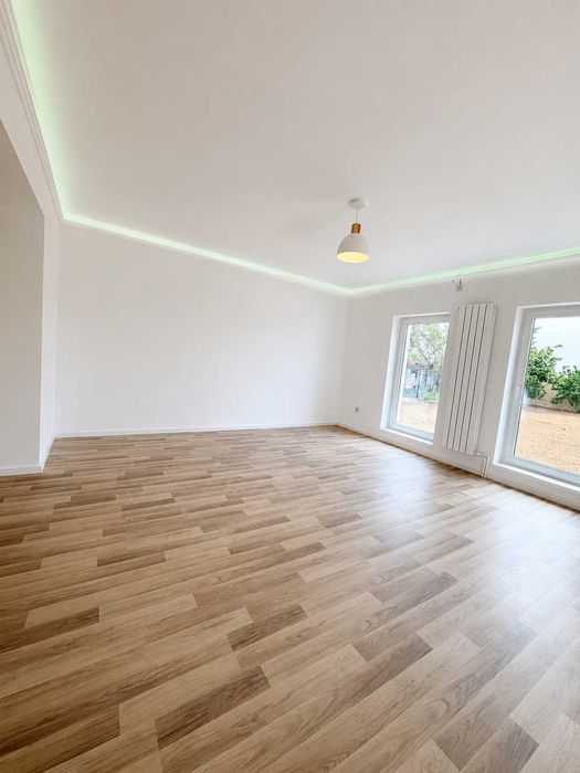 Casă individuală 3 camere, garaj, 710mp teren