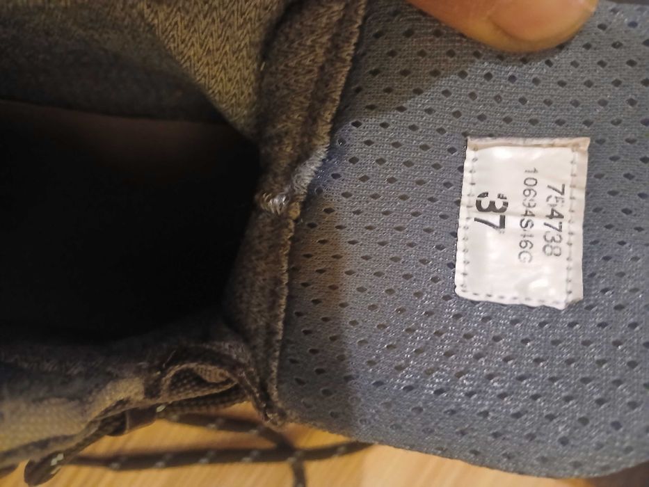 Bocanci munte Gri sport noi nepurtati nr 37