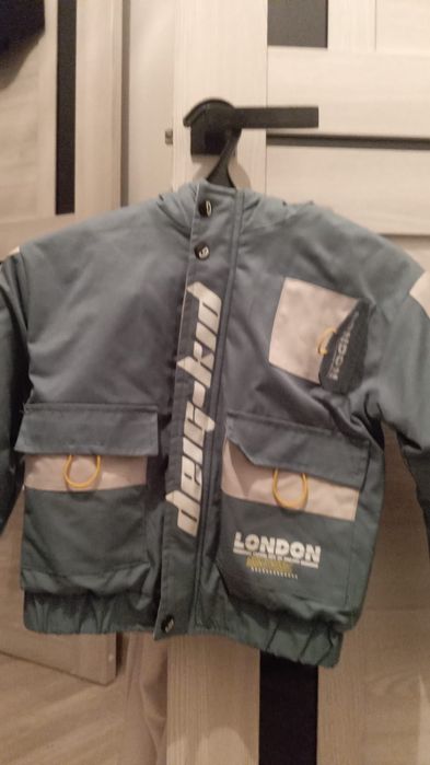 продам куртку осень