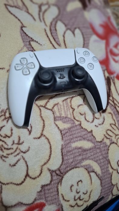 Vand controler pentru playstation 5