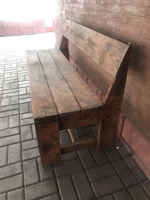 Лавочка деревянная