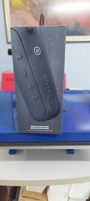 JBL Flip Essential.