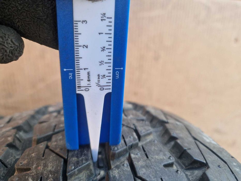 4 Bridgestone R15C 215/70 Летни бусови гуми  DOT0518