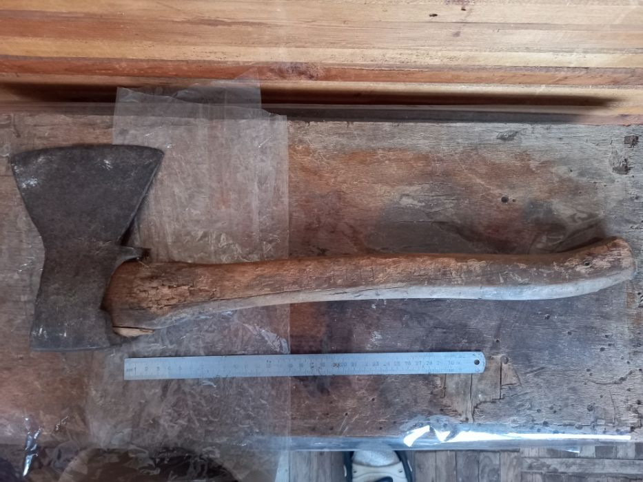 Продам топор советского производства большой, размер 15*45 см