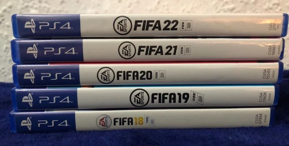 Pachet Jocuri PS4 Colecție FIFA și PES
