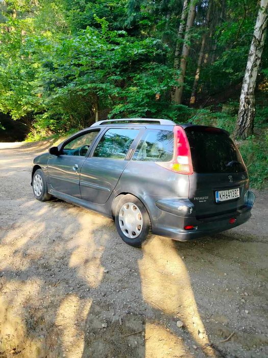 Лек автомобил Peugeot 206 SW - Само на 65000 км
