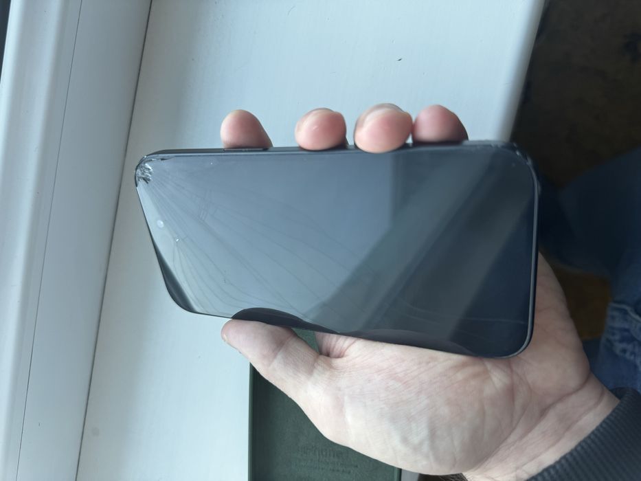 Продам айфон 15й