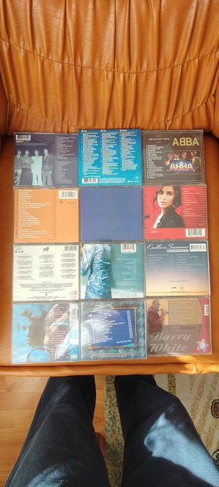 Cd-uri cu muzica de diferite genuri si  cd-uri de colectie