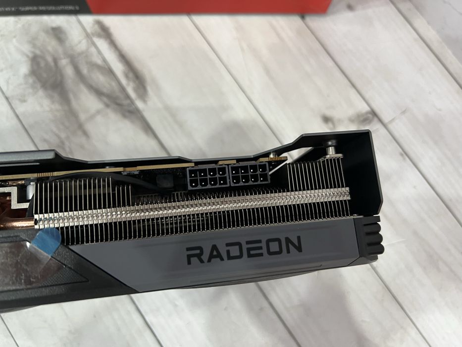Видеоеарта Radeon RX 7800XT 16Gb