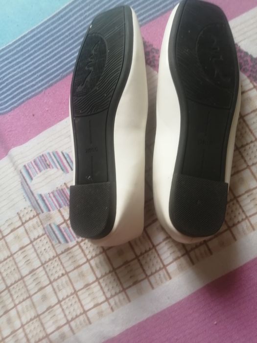 Обуви детские. 1000тг.